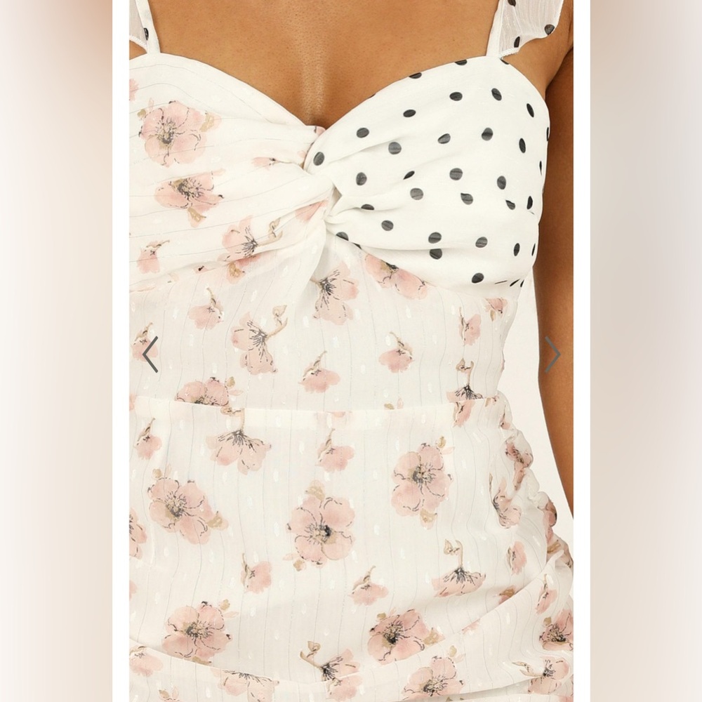 WE GOT THE FLOWERS DRESS IN WHITE FLORAL
SHOWPO - Picture 5 of 11
